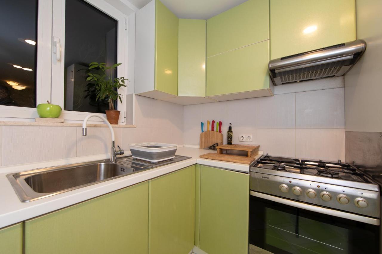 Lux Apartment Tučepi Exteriör bild