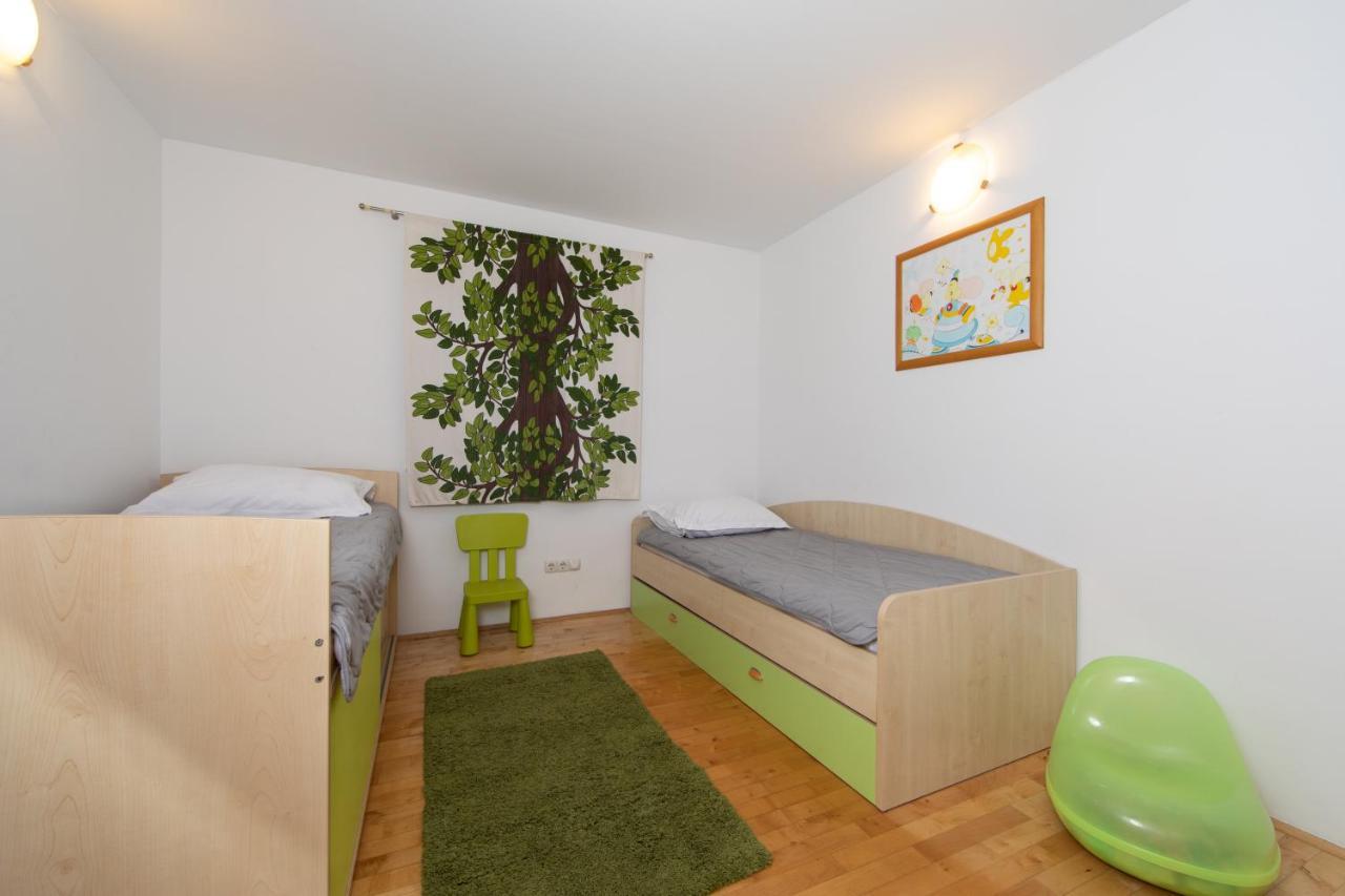 Lux Apartment Tučepi Exteriör bild