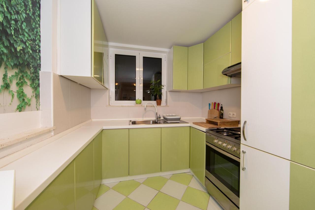 Lux Apartment Tučepi Exteriör bild