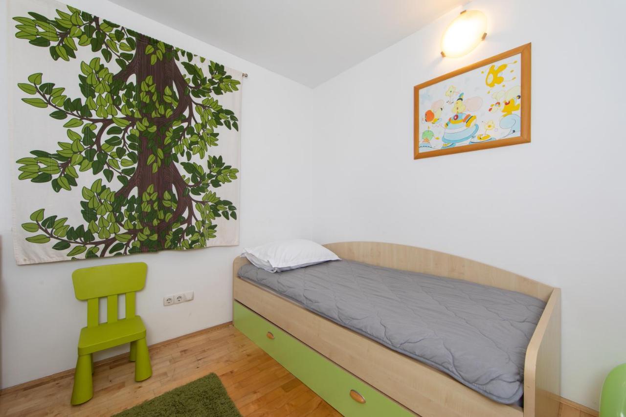 Lux Apartment Tučepi Exteriör bild