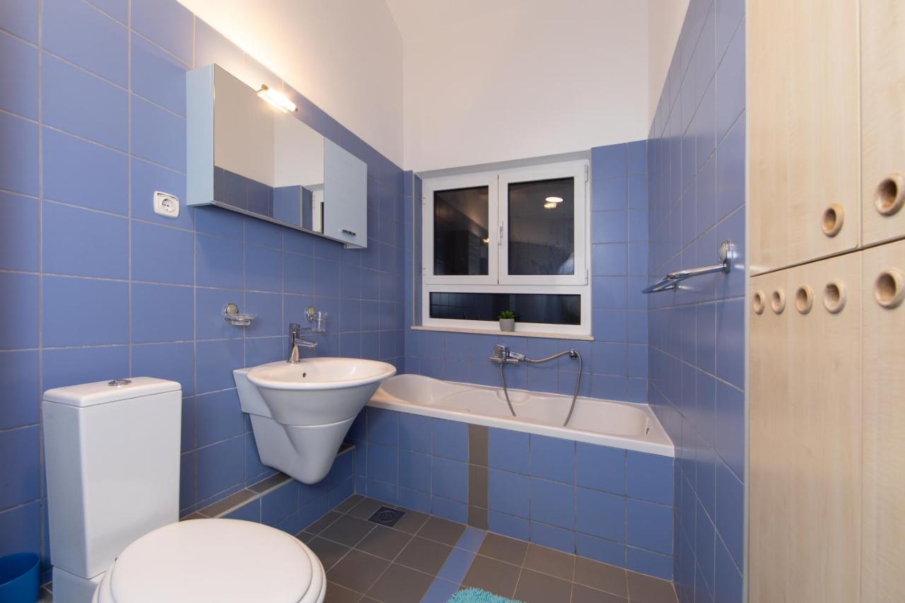 Lux Apartment Tučepi Exteriör bild