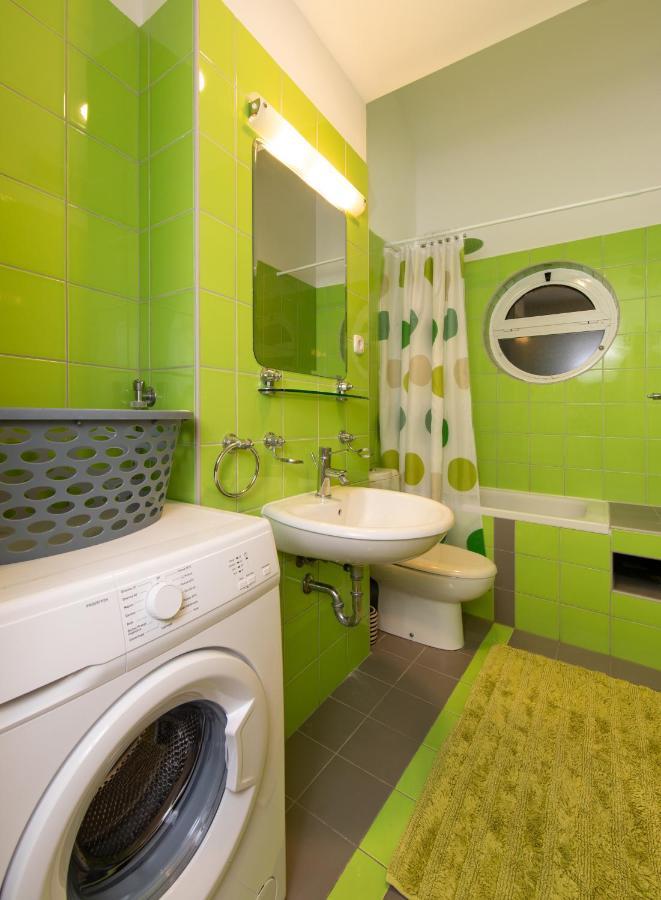 Lux Apartment Tučepi Exteriör bild