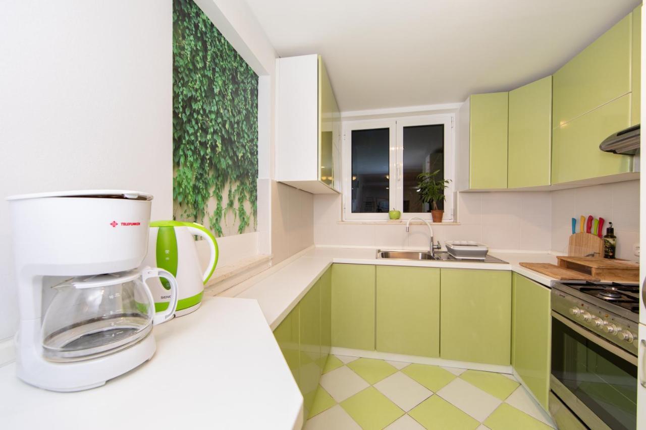 Lux Apartment Tučepi Exteriör bild